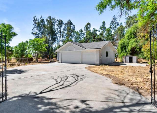 Property at 18046 Varden Dr, Madera, CA 93638, 2 beds, 2 baths