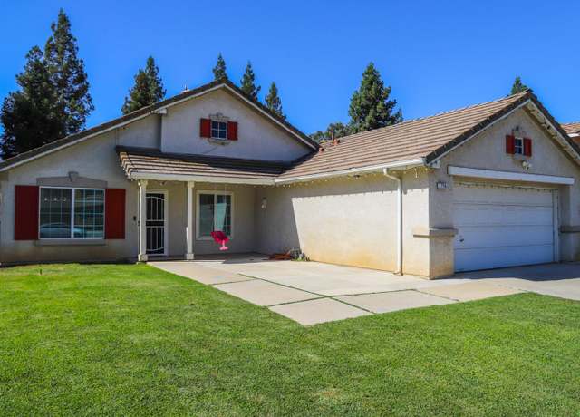 Property at 2716 Palo Alto Ave, Clovis, CA 93611, 3 beds, 2 baths