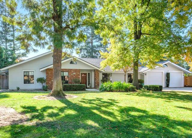 Property at 3215 W La Costa Ave, Fresno, CA 93711, 3 beds, 2.5 baths