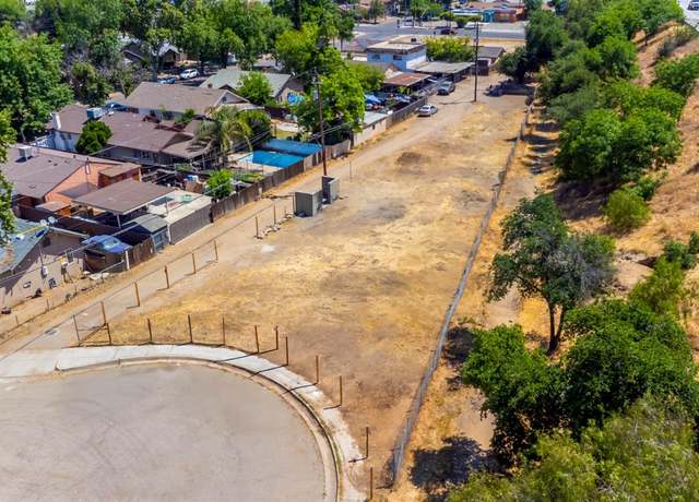 Property at 824 N Thesta Ave, Fresno, CA 93701