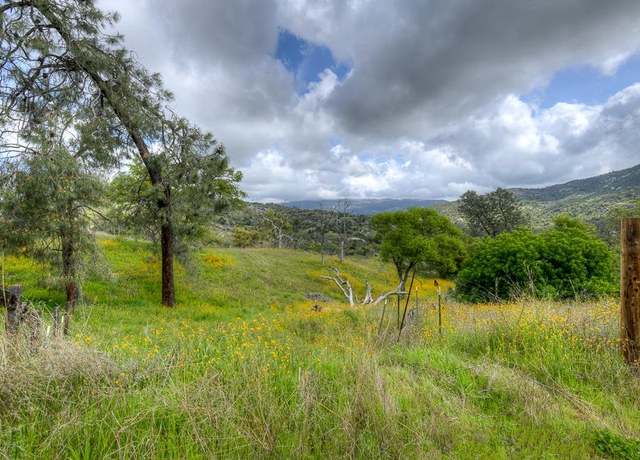 Property at 1 Pennyroyal Ln, Prather, CA 93651