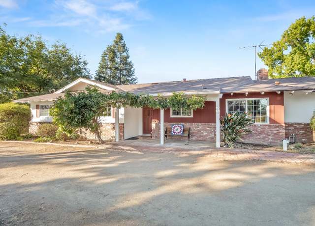 Property at 11078 E Ashlan Ave, Sanger, CA 93657, 3 beds, 2 baths