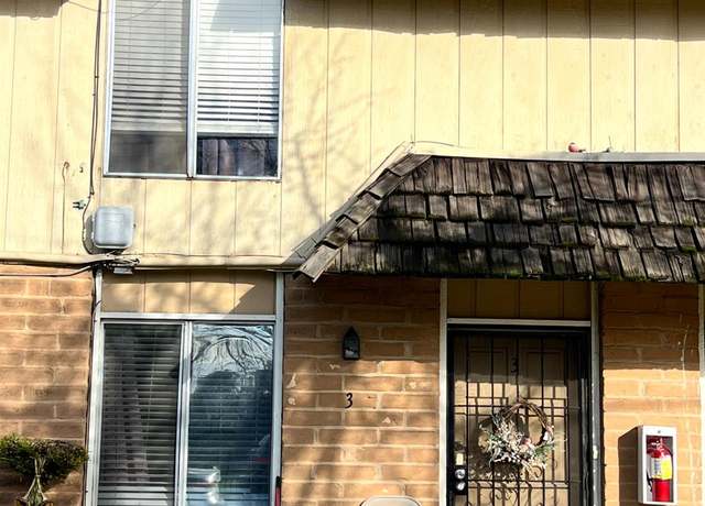 Property at 4136 N Thesta St #3, Fresno, CA 93726, 2 beds, 1.5 baths