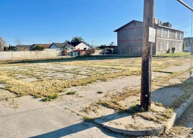 Property at 1122 7th St, Sanger, CA 93657