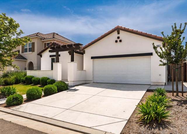 Property at 640 Wood Crest Ave, Madera, CA 93636, 3 beds, 2 baths