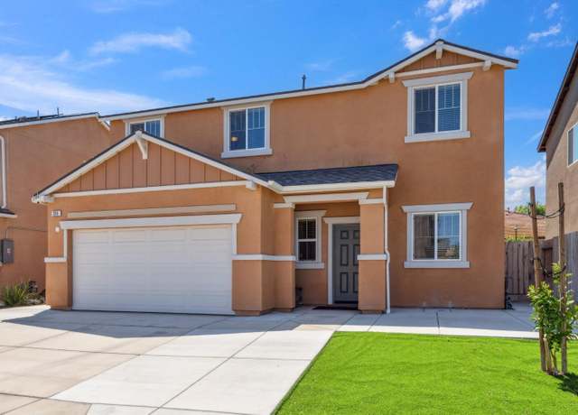 Property at 264 Rosebriar St, Madera, CA 93638, 5 beds, 3 baths