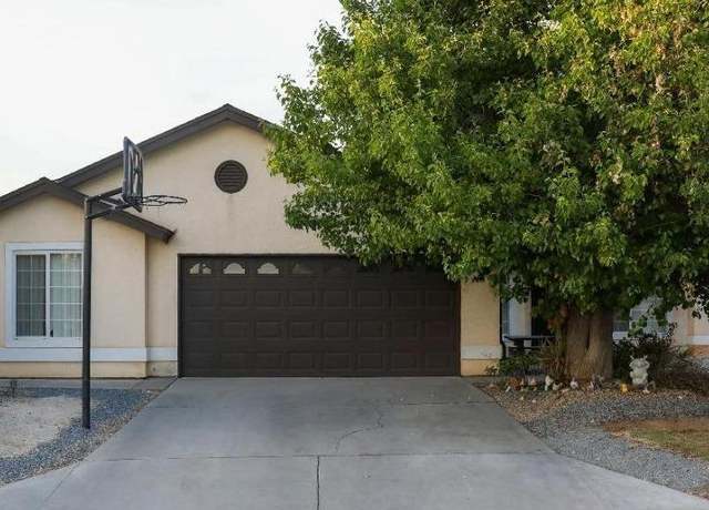 Property at 5157 E Truman Ave, Fresno, CA 93725, 4 beds, 2.75 baths