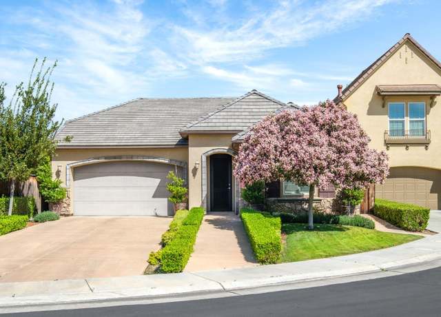 Property at 5662 N Hamlet Ln, Fresno, CA 93711, 2 beds, 2 baths