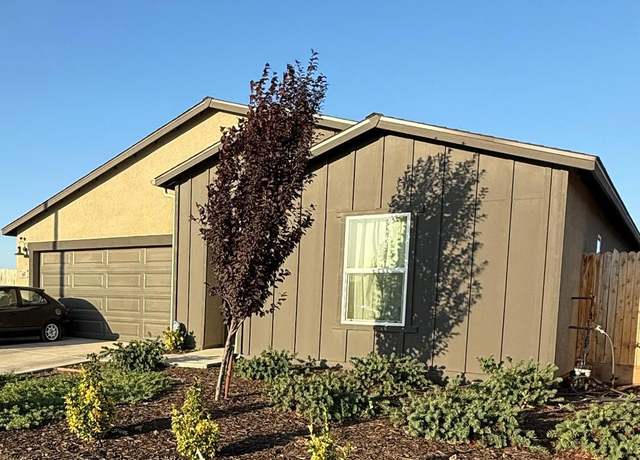 Property at 1607 Seneca Dr, Madera, CA 93637, 4 beds, 3 baths