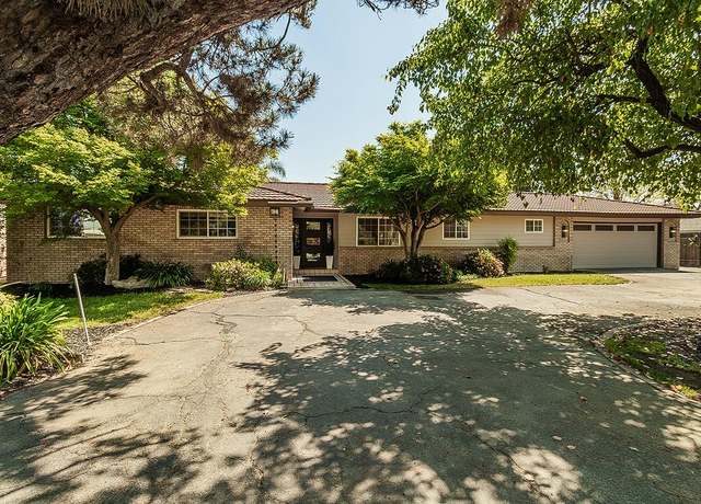 Property at 9798 S Thompson, Selma, CA 93662, 3 beds, 2.75 baths