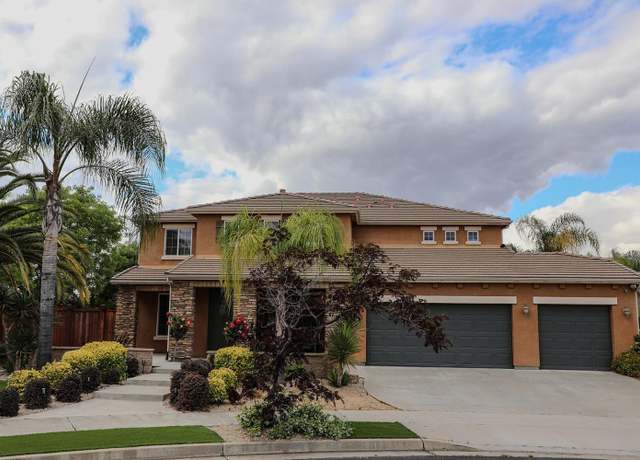 Property at 3107 Indianapolis Ave, Clovis, CA 93619, 4 beds, 3 baths