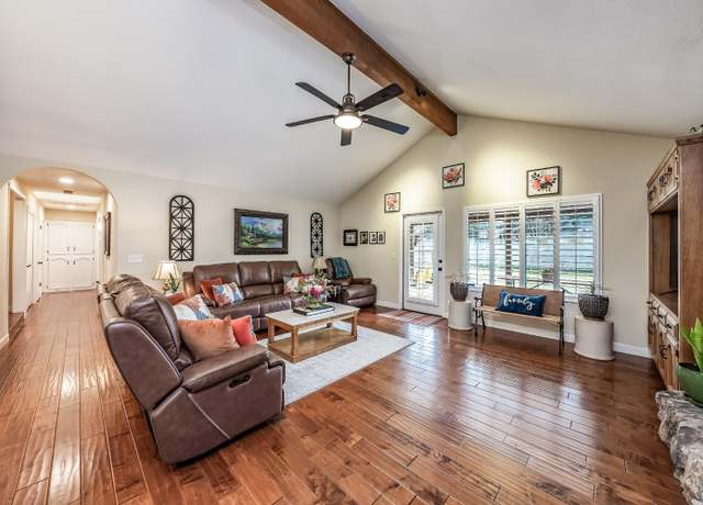Property at 693 E Teal Cir, Fresno, CA 93730, 3 beds, 2 baths