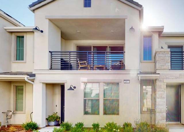 Property at 2897 E Tamarind Dr, Fresno, CA 93730, 3 beds, 1.75 baths