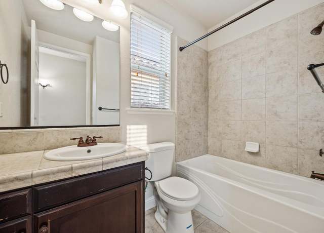 Property at 11352 N Via Ventana Way, Fresno, CA 93730, 3 beds, 2 baths
