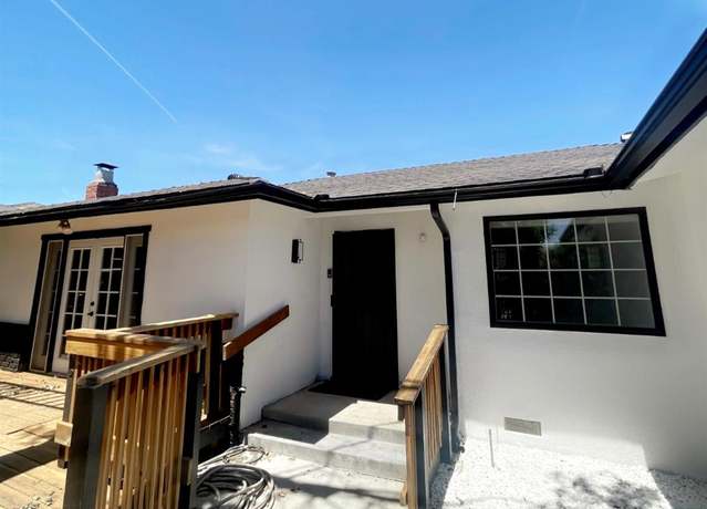 Property at 752 E Stuart Ave, Fresno, CA 93710, 3 beds, 2.5 baths