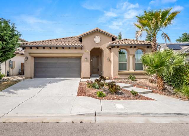 Property at 1026 E Carnoustie Ave, Fresno, CA 93730, 4 beds, 2.5 baths