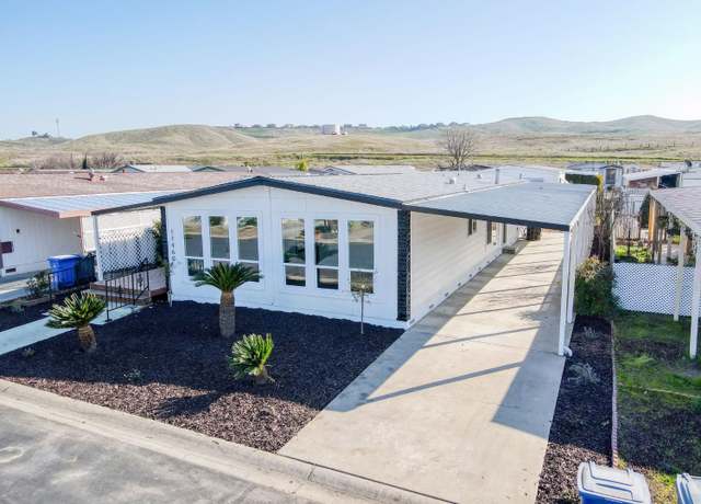 Property at 17460 Parkcliffe Ln, Friant, CA 93626, 2 beds, 2 baths