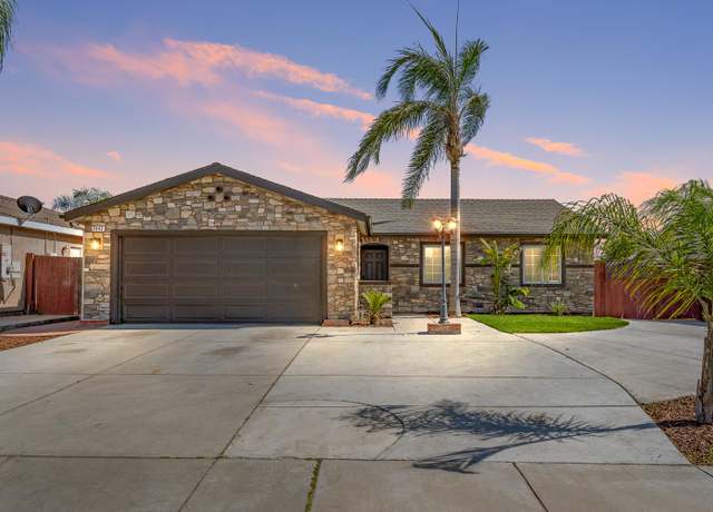 Property at 2443 Valley View St, Selma, CA 93662, 4 beds, 2 baths