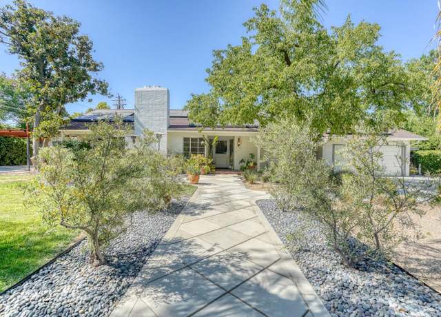 Property at 415 E Indianapolis Ave, Fresno, CA 93704, 4 beds, 4 baths
