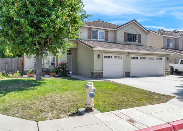 Property at 1976 Decatur Ave, Clovis, CA 93611, 4 beds, 3 baths