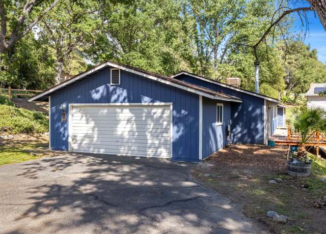 Property at 48220 White Oak Dr, Oakhurst, CA 93644, 3 beds, 2 baths