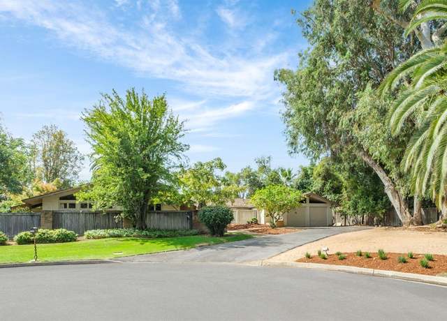 Property at 1685 W Robinwood Ln, Fresno, CA 93711, 4 beds, 4 baths