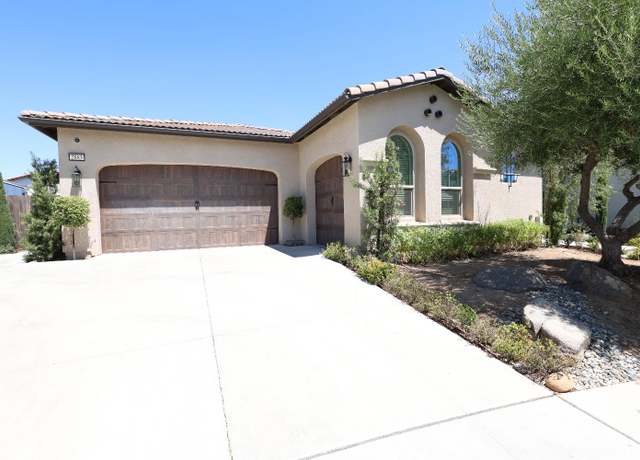 Property at 2883 Moody Ave, Clovis, CA 93619, 4 beds, 3 baths