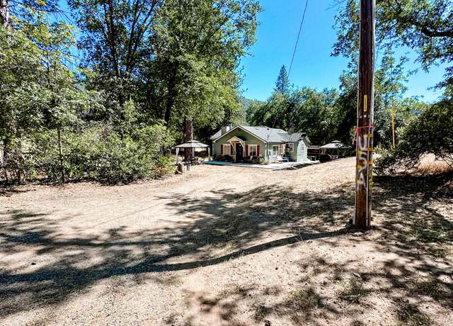 Property at 37969 Road 422, Oakhurst, CA 93644, 2 beds, 1 bath