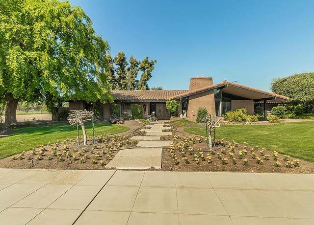Property at 2898 Armstrong Ave, Clovis, CA 93611, 3 beds, 3 baths
