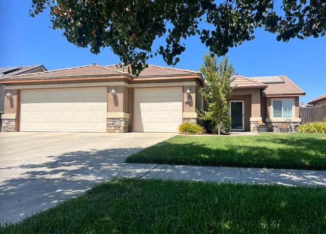 Property at 1374 Semillon St, Hanford, CA 93230, 3 beds, 2 baths
