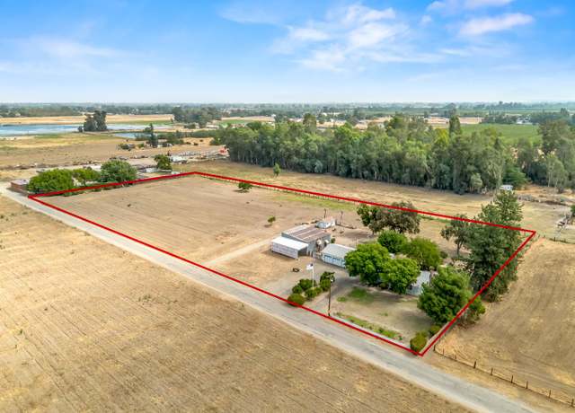 Property at 9238 E Belmont Ave, Sanger, CA 93657, 2 beds, 1 bath