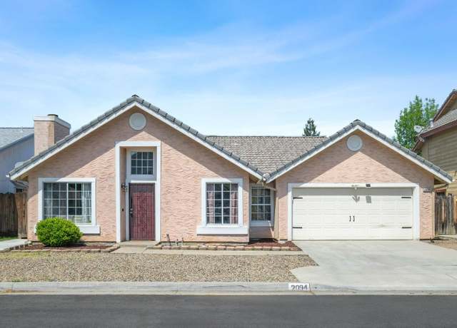 Property at 2094 E Minarets Ave, Fresno, CA 93720, 3 beds, 2 baths