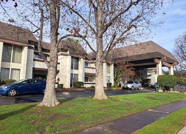 Property at 4919 N Millbrook Ave #123, Fresno, CA 93726, 2 beds, 2.25 baths