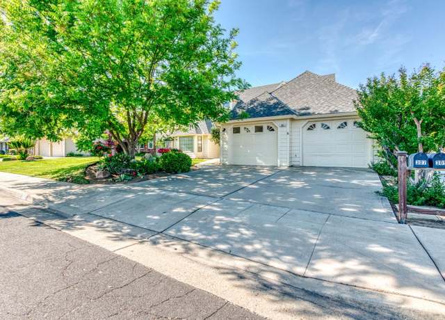 Property at 301 W Paul Ave, Clovis, CA 93612, 4 beds, 3 baths