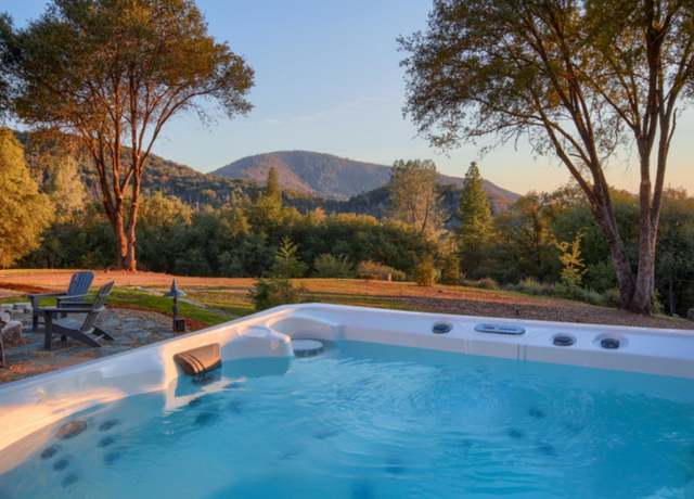Property at 5565 Parker Dr, Mariposa, CA 95338, 3 beds, 2.5 baths