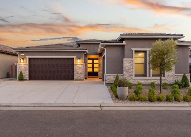 Property at 2583 E Via Sofia Dr, Fresno, CA 93730, 4 beds, 3 baths
