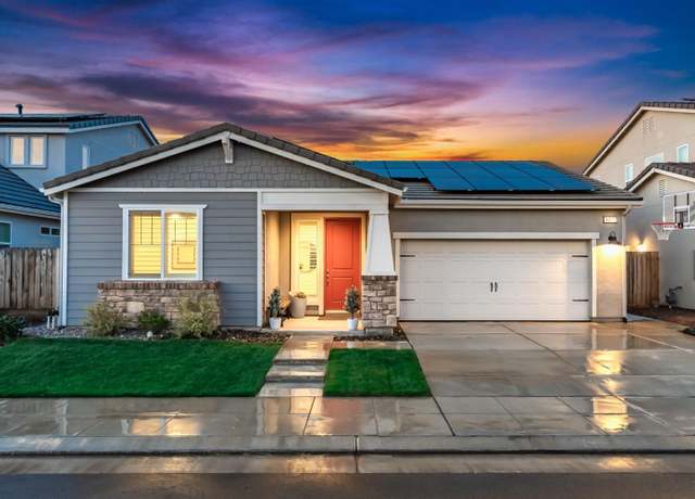 Property at 4077 Beverly Ave, Clovis, CA 93619, 3 beds, 1.75 baths