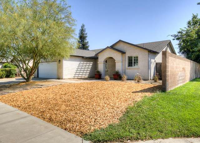 Property at 684 W Orange St, Kingsburg, CA 93631, 3 beds, 2 baths