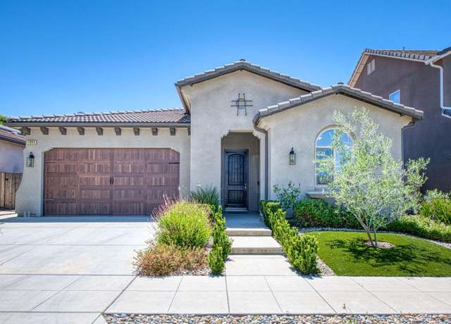Property at 2854 Deauville Ave, Clovis, CA 93619, 4 beds, 3 baths