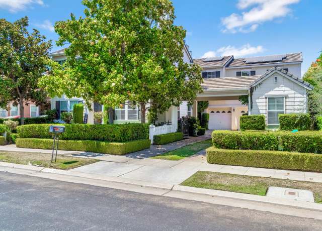 Property at 2143 Everglade Ave, Clovis, CA 93619, 5 beds, 4 baths