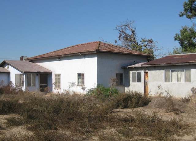 Property at 6778 E Nebraska Ave, Selma, CA 93662, 3 beds, 1 bath