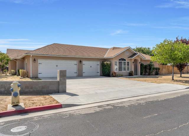 Property at 316 N Argyle Ave, Clovis, CA 93612, 5 beds, 4 baths