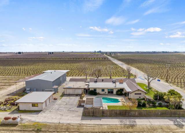 Property at 3858 N Siskiyou, Kerman, CA 93630, 4 beds, 1.75 baths