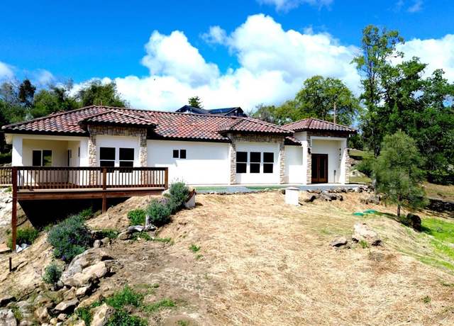 Property at 30748 Titan Dr, Coarsegold, CA 93614, 3 beds, 2 baths