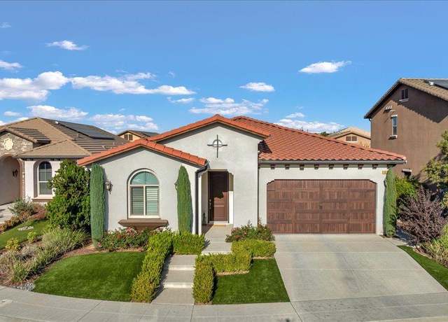 Property at 1924 E Via Fiore Ave, Fresno, CA 93730, 4 beds, 2 baths