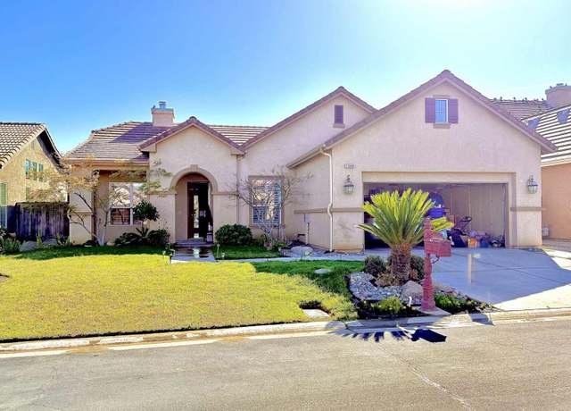 Property at 10849 E Clearwater Way, Clovis, CA 93619, 3 beds, 2 baths