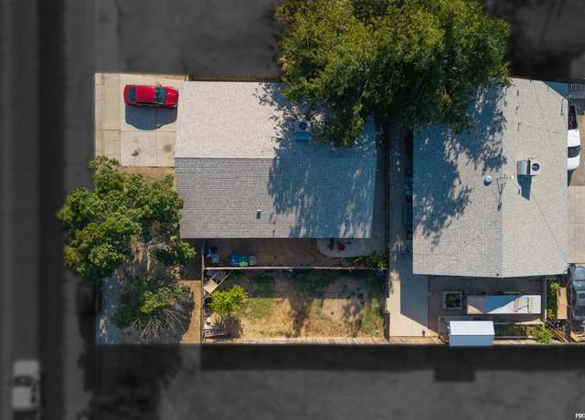 Property at 459 E Polk St, Coalinga, CA 93210, 6 beds, 4 baths