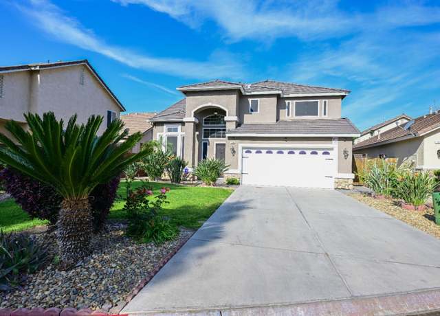 Property at 738 Century Ln, Clovis, CA 93612, 5 beds, 3 baths