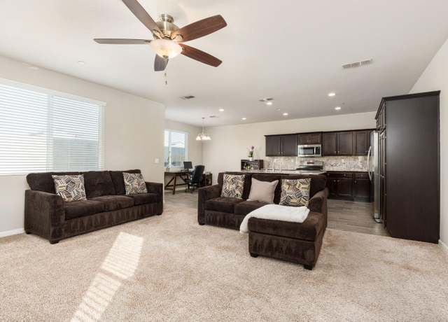 Property at 3384 Amanecer Ave, Clovis, CA 93619, 3 beds, 2.75 baths