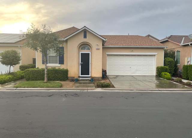 Property at 5603 N Avocado Ln, Fresno, CA 93711, 2 beds, 2 baths